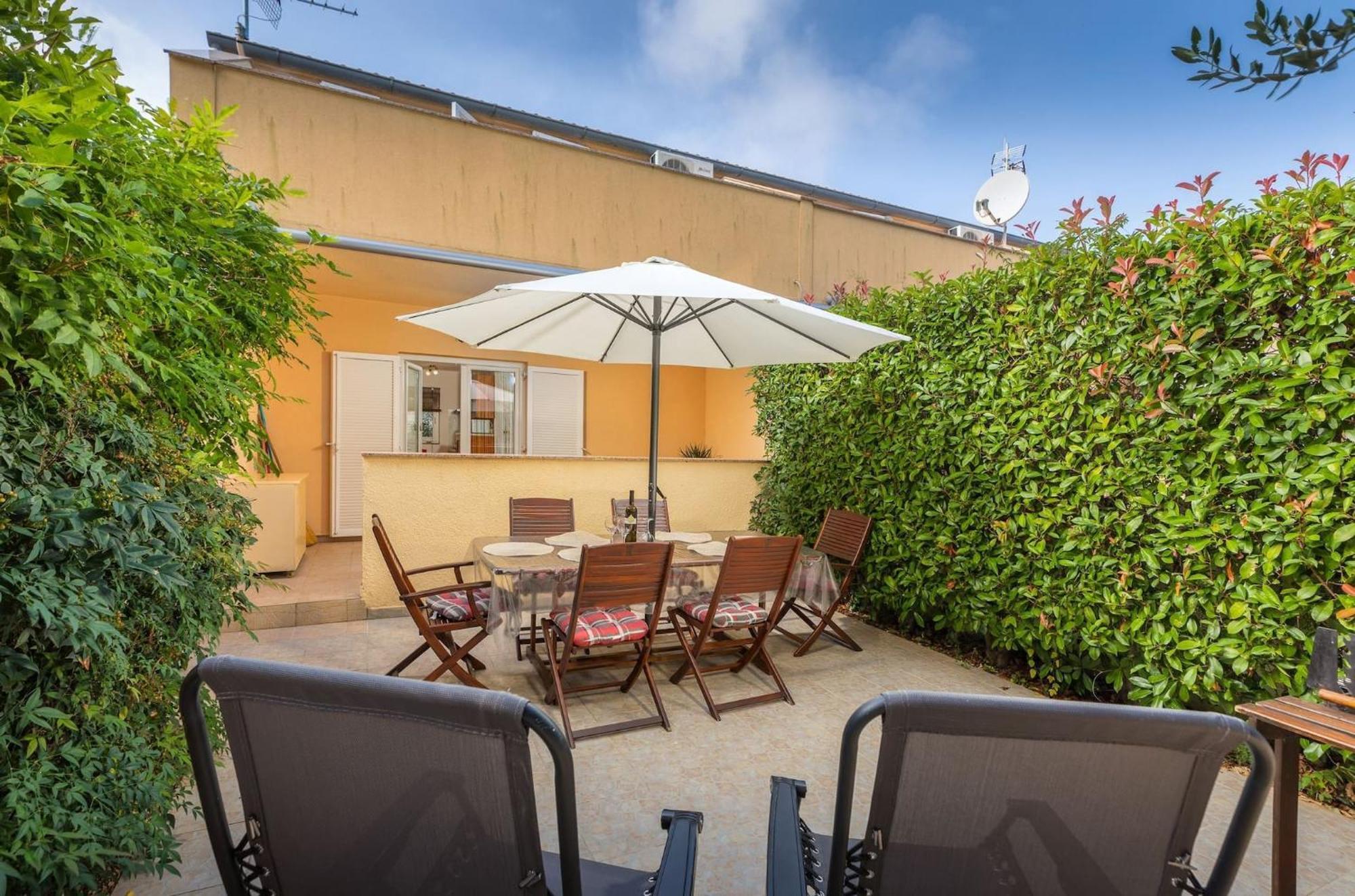 Apartment Buneta With Relaxing Outdoor Area Ližnjan Exterior foto