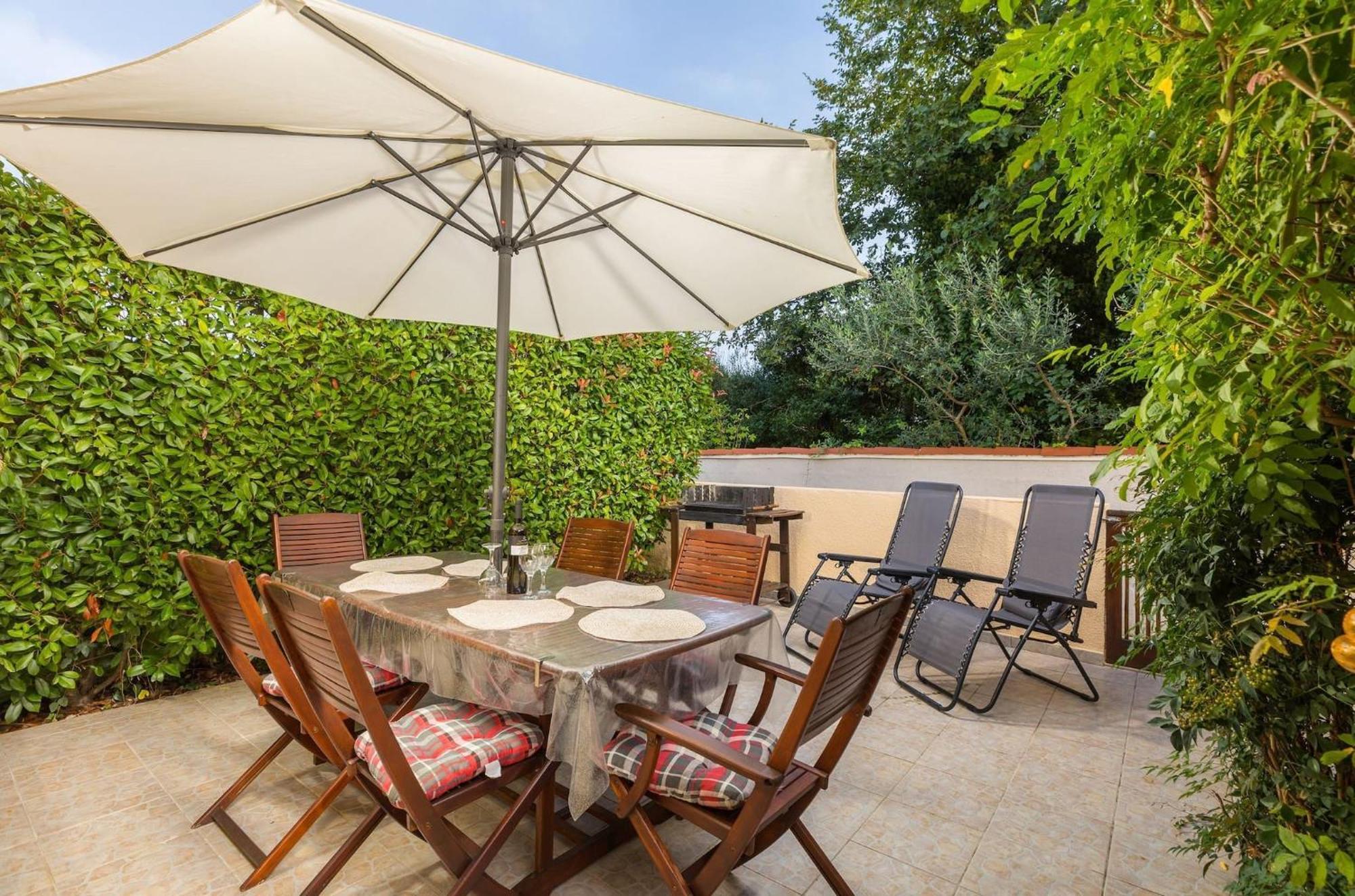Apartment Buneta With Relaxing Outdoor Area Ližnjan Exterior foto