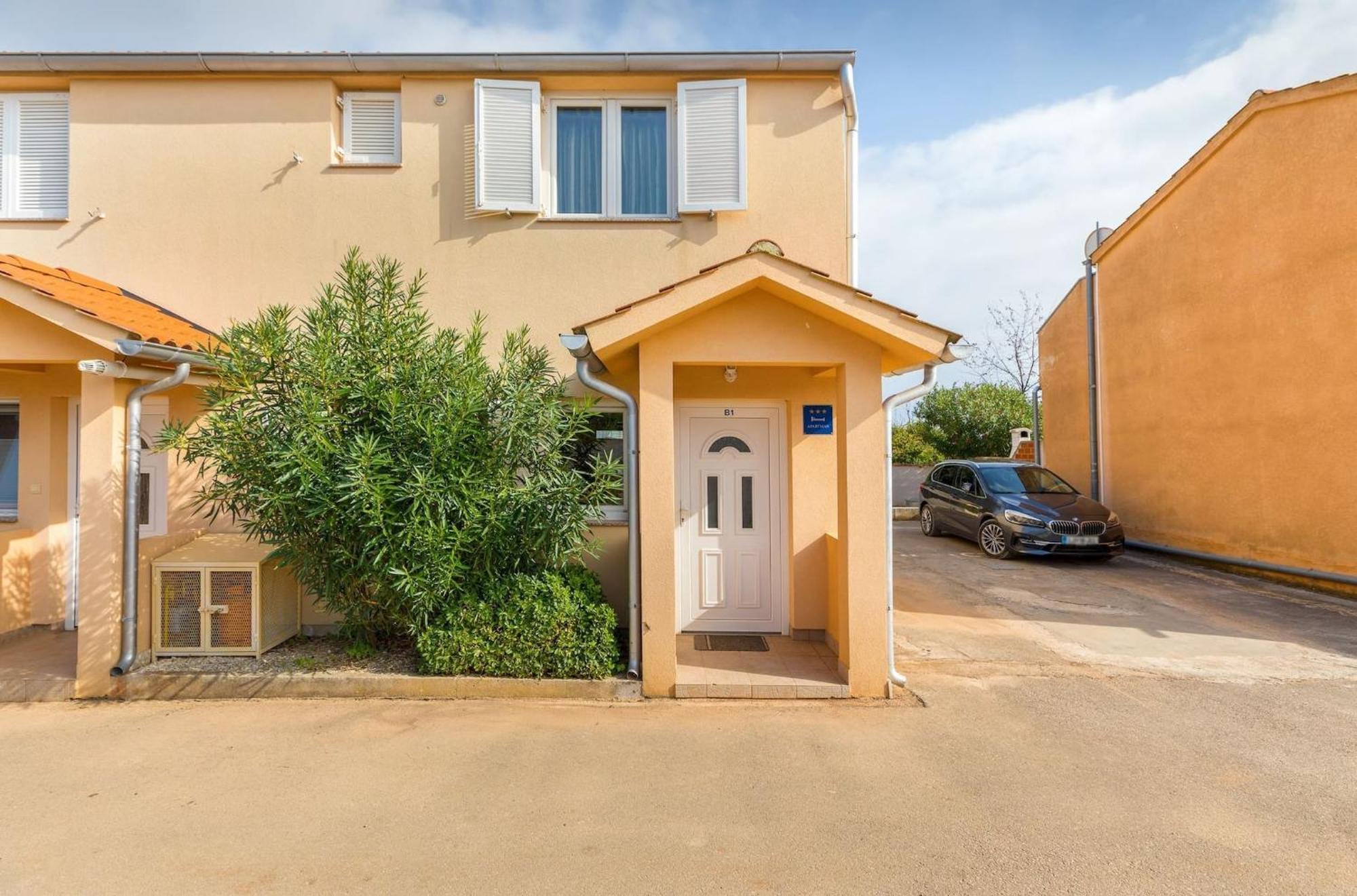 Apartment Buneta With Relaxing Outdoor Area Ližnjan Exterior foto